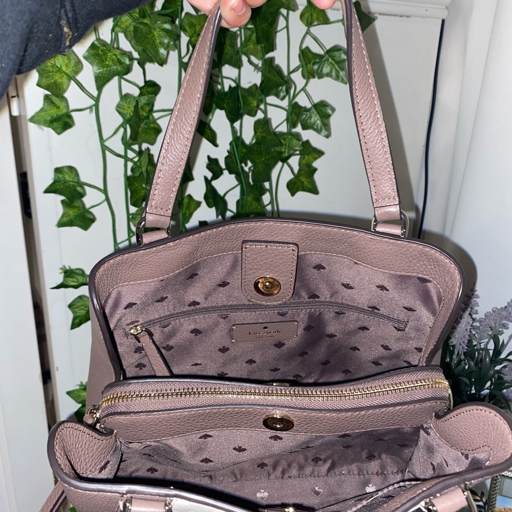 Kate Spade bag , authentic used once or twice great size - Picture 2 of 4